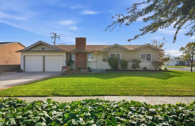 Updated and Stylish 3 bedroom 2.5 bath home in Anaheim - 3122 West Maywood Avenue, Anaheim, CA 92804