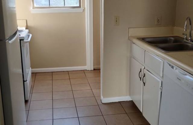 Townhome Near the Beach, In the Heart of PCB! *SPECIAL: 1/2 OFF 1st Month's Rent* + *Military Incentive!* Gallery 3