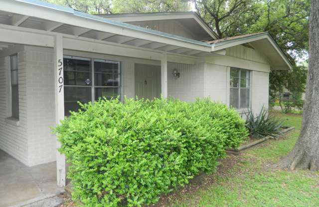 SFH: OFF STASSNEY - 3 BEDROOM **2wks free rent qualified app  lease through 5/31/27** photos photos