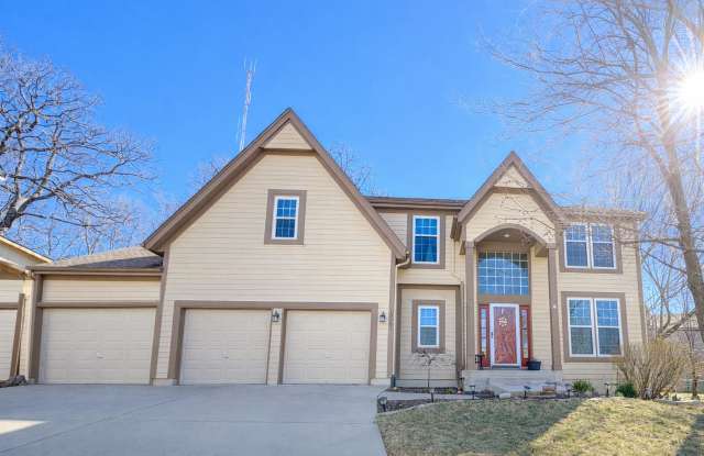 30+ Day Stays | Fully Furnished 5 Bed Home w/Utilities included | 3 Car Garage | Great Community Amenities photos photos