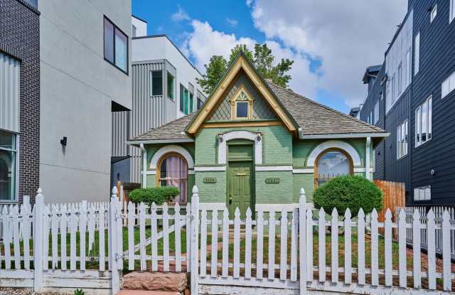 Charming 1 bed/1bath in The Highland - Great Location! photos photos