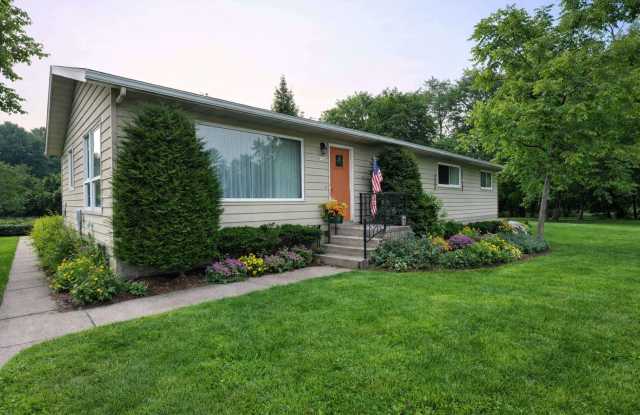 Click the “Apply Now” button or email wapmrentals@gmail.com for a prompt response. photos photos