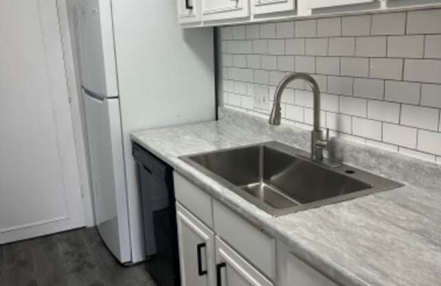 5026 Sardis road G - 5026 Sardis Road, Charlotte, NC 28270