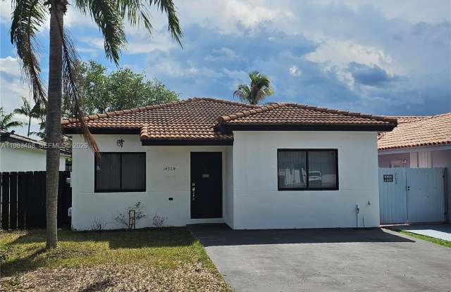 14924 SW 58th St photos photos