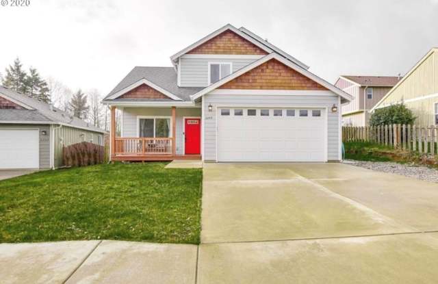 Luxurious 3 Bedroom with Spacious Rooms and Closets! - 2249 Southeast Hebe Court, Clatsop County, OR 97146