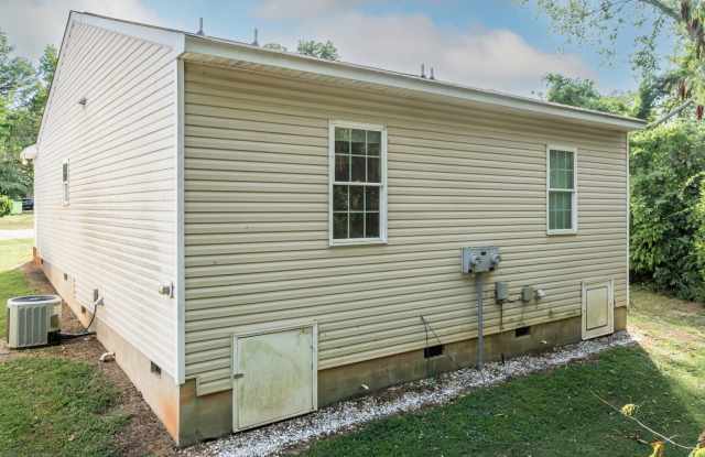 Nice 1 bed/1 bath duplex minutes from downtown Raleigh Gallery 4