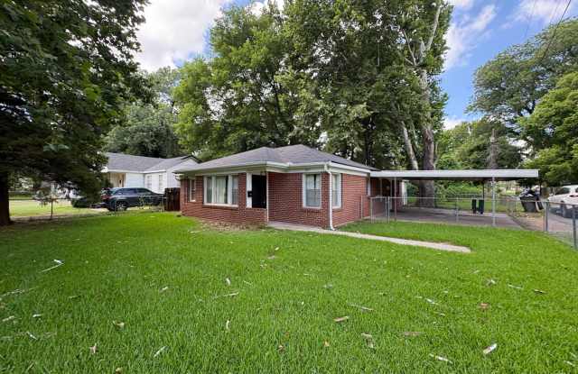 Beautiful 4 bedroom/1 bath with Central Air & Heat on Corner Lot photos photos