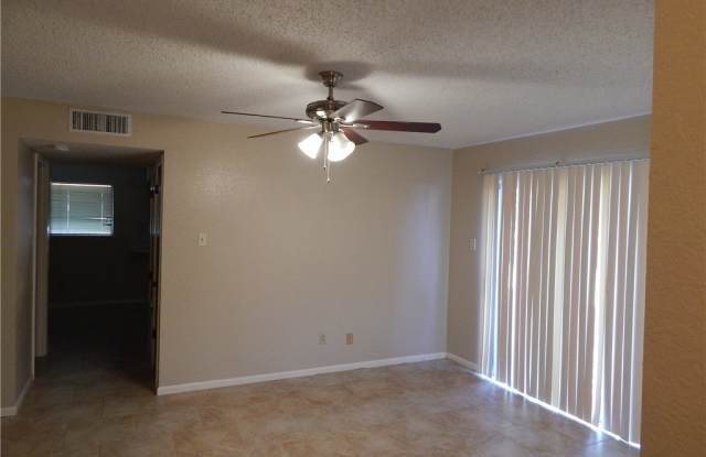11617 Agua Dulce #B Gallery 2