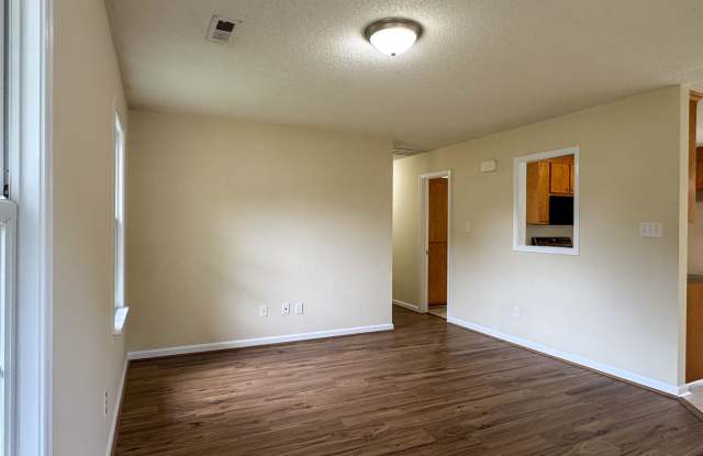 318 S. 14th Avenue, Hopewell Gallery 4