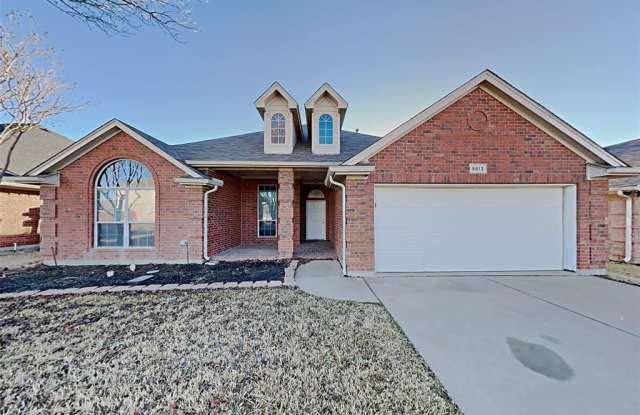 632 Hutchins Drive - 632 Hutchins Drive, Crowley, TX 76036