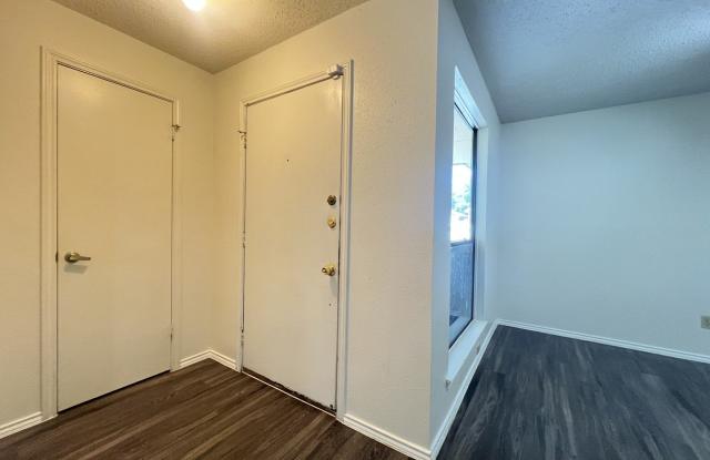 6530 FOREST VLG Gallery 4