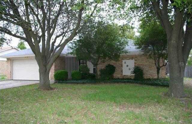 2930 Cardinal Drive - 2930 Cardinal Drive, Grapevine, TX 76051