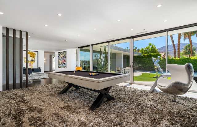 72975 Willow Street Gallery 4