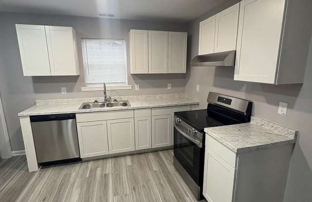 Room in 2 Bedroom Home at Pinedale Cir NW Gallery 4