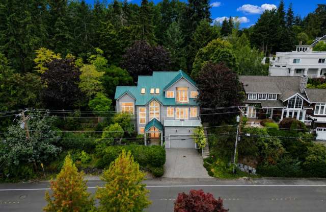 Highly desirable Mercer Island home. Gallery 3