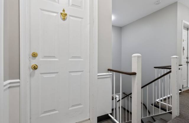 Simply Beautiful, Spacious 2 Bd/1Bth Condo on 50 acres of parklike setting w/ winding paths! photos photos