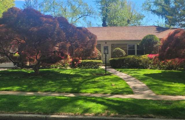 15 Somerset Drive S Gallery 2