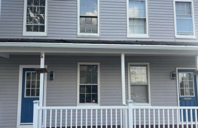 Charming 3BR Townhome in Gwynn Oak photos photos