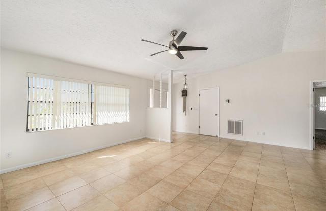909 CHIPAWAY Drive Gallery 2