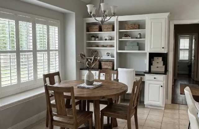 4300 West Braymore Drive Gallery 4