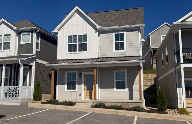 Luxury 4-Bedroom Home at Highbury | Summer Special + Resort-Style Amenities photos photos