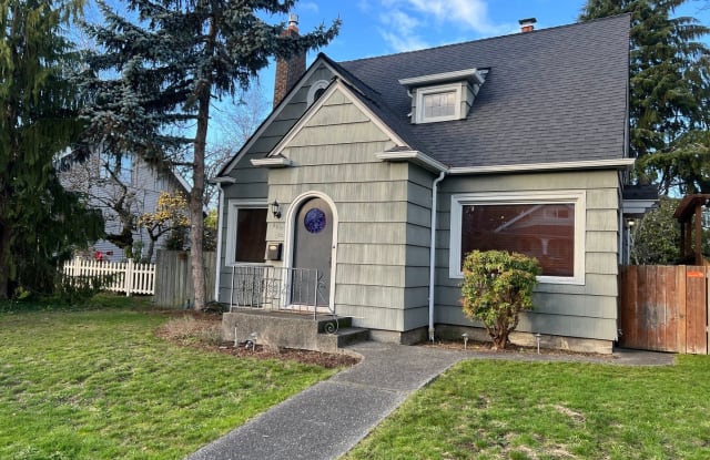 3917 S 7th St - 3917 South 7th Street, Tacoma, WA 98406