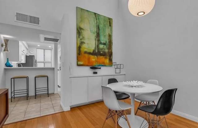 943 12th St Apt 7 Gallery 4