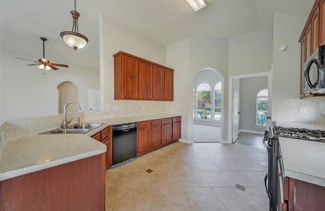 19514 Arbor Pines Lane Gallery 3