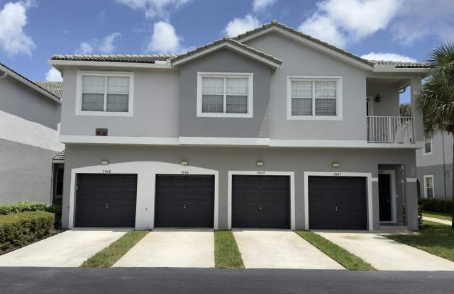 Spacious 3-Bedroom Condo in Gated Magnolia Bay Community Gallery 1