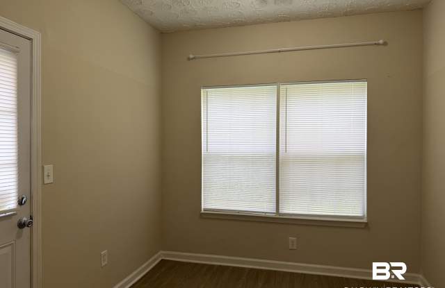 1153 Sloane Cove Gallery 3