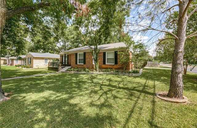 558 Kirkwood Drive Gallery 2