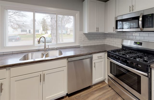 775 Idaho Ave W - 775 West Idaho Avenue, St. Paul, MN 55117