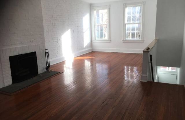 1660 Avon Pl NW Apt A Gallery 3