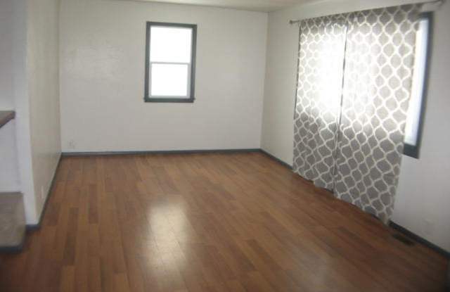 4415 ST CLAIR Ave. Gallery 2