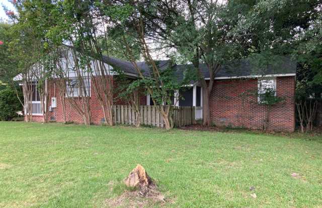 403 E Samford Gallery 4