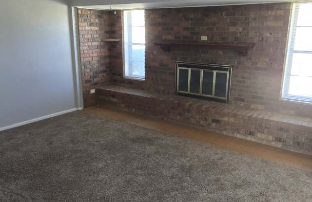 1609 Douglas Dr Gallery 2