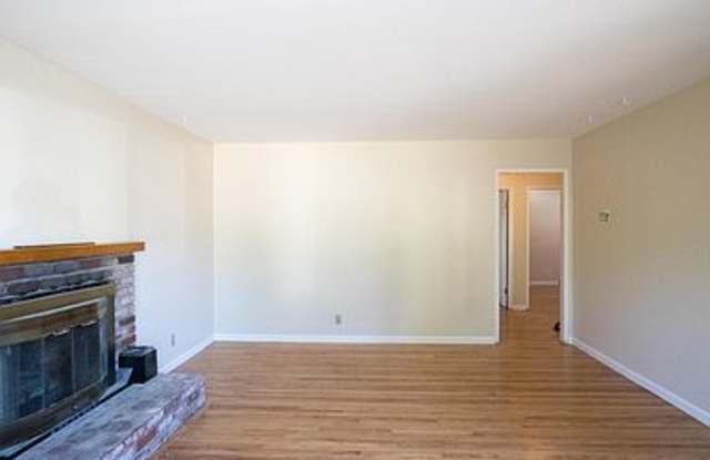 732 Golden Oak Ct Gallery 2
