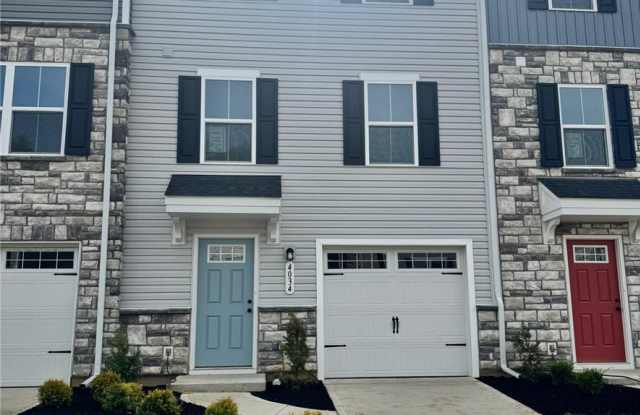 4034 Hemlock Court photos photos