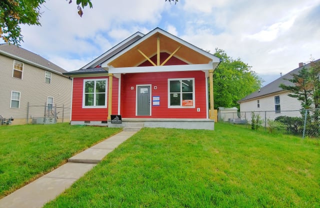 2207 E 12th St - 2207 East 12th Street, Chattanooga, TN 37404