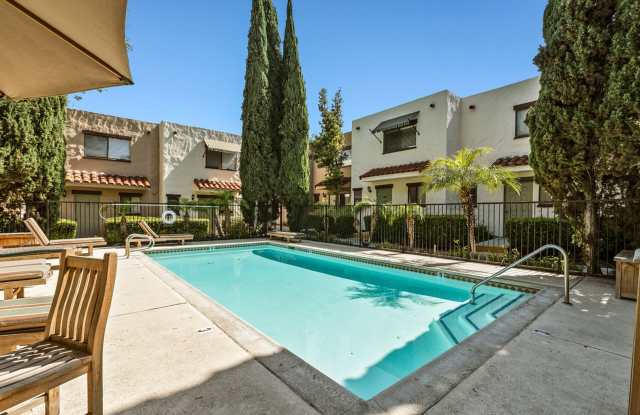 "Coming Soon" Awesome corner 2 Bedroom 2 Bath Townhome with large private patio (AC/Pool/Gated Parking,EV Chargers) photos photos