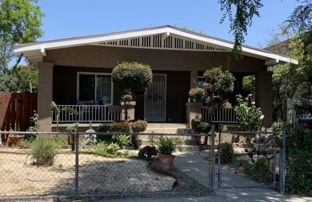 1041 East Washington Boulevard - 1041 East Washington Boulevard, Upland, CA 91786