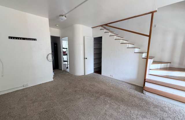 Spacious Two-Level 2BR/1BA Near Ritz-Carlton & Waikiki Beach photos photos