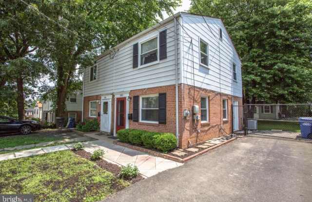 5811 BLAINE DRIVE - 5811 Blaine Drive, Huntington, VA 22303