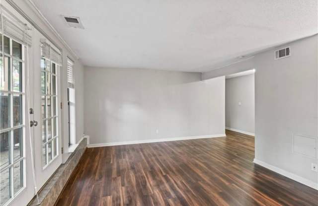 Plaza condo 2 Bed 2 Bath! $1495.00 photos photos