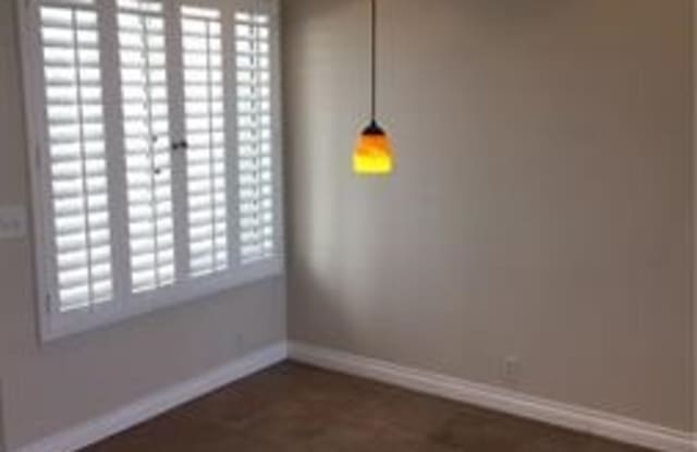 27647 Aquamarine Gallery 3