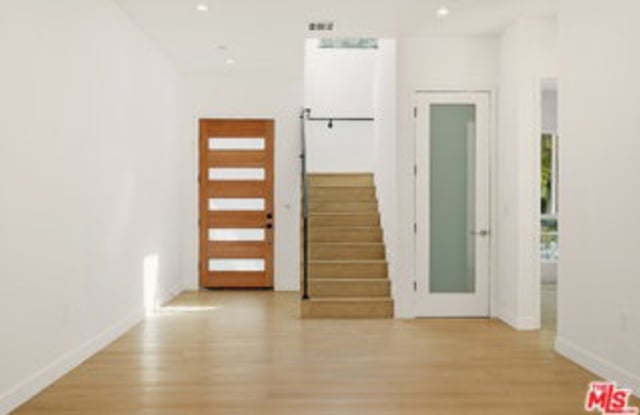 10919 Massachusetts Avenue Gallery 3
