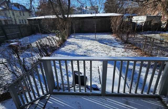 219 WOODLAWN Avenue Gallery 3