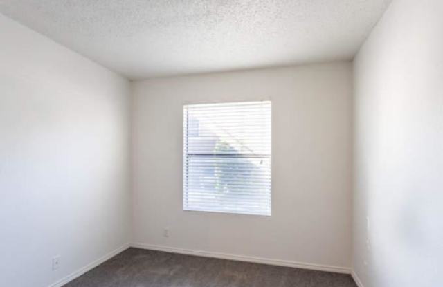 1103 Clayton Ln Gallery 2