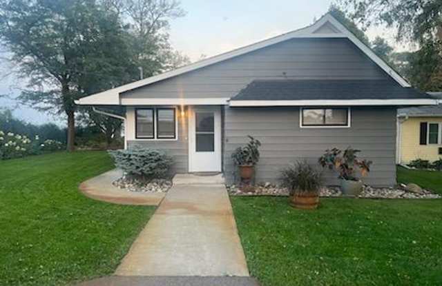 17021 Sunset Ave - 17021 Sunset Avenue, Prior Lake, MN 55379