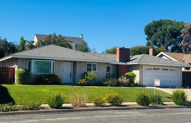 Charming 3-Bedroom Retreat Gallery 1